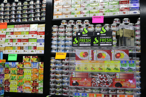 Tobacco Shop «The Hub Smoke Shop 2», reviews and photos, 4027 N Oak Trafficway, Kansas City, MO 64116, USA