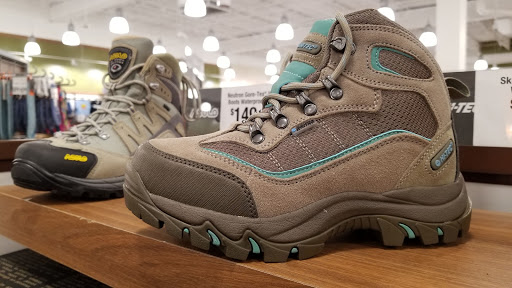 Outdoor Sports Store «Sierra Trading Post», reviews and photos, 215 N Maple Rd Unit 1F, Ann Arbor, MI 48103, USA