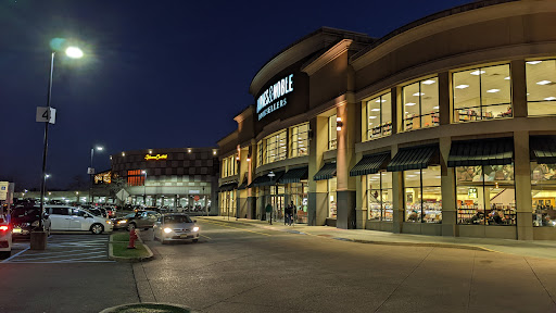 Shopping Mall «Menlo Park Mall», reviews and photos, 55 Parsonage Rd, Edison, NJ 08837, USA