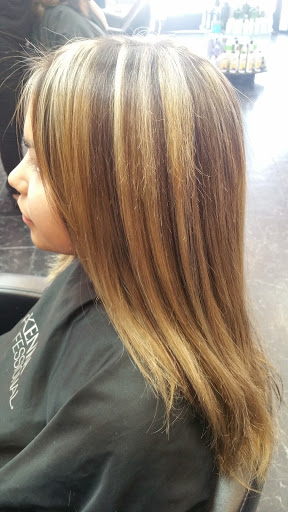 Beauty Salon «Tease Me Hair Salon», reviews and photos, 7028 Foothill Blvd, Tujunga, CA 91042, USA