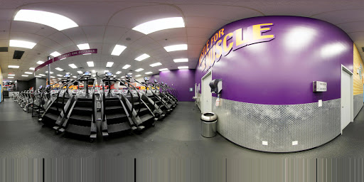 Health Club «Crunch - Greenpoint», reviews and photos, 825 Manhattan Ave, Brooklyn, NY 11222, USA