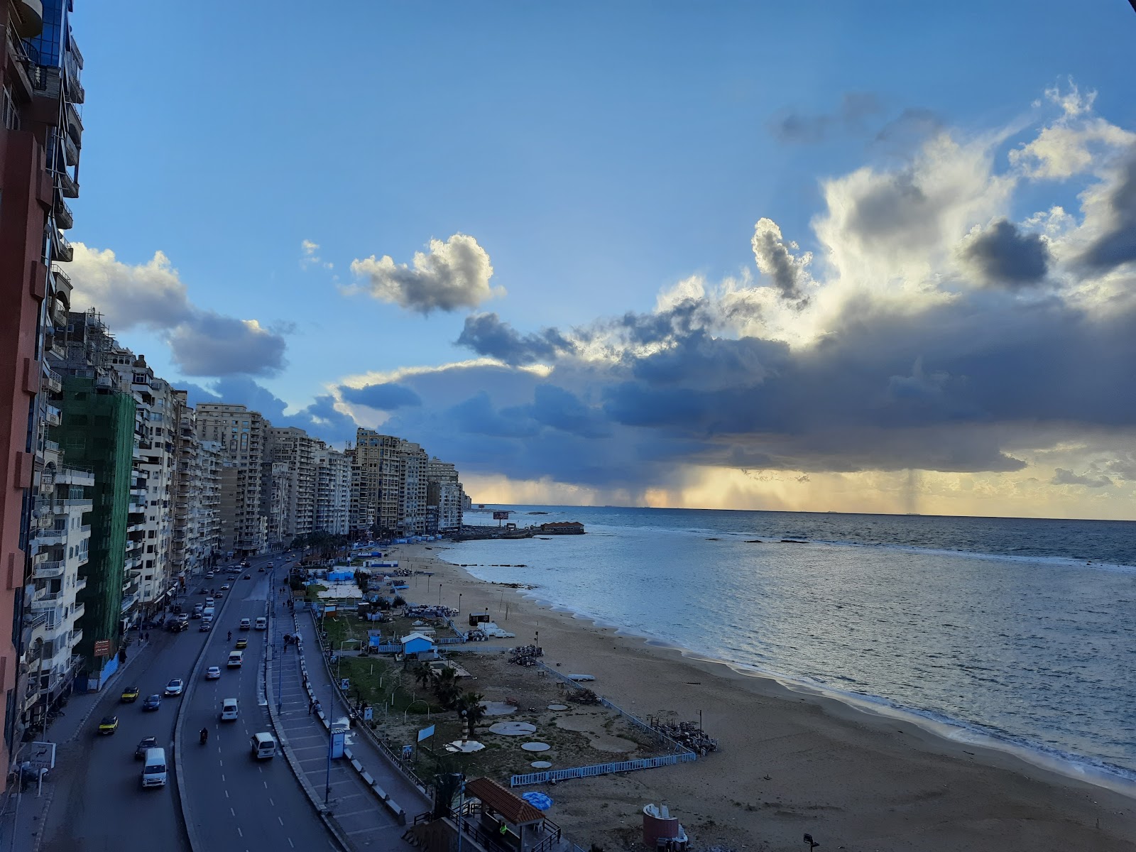 Mandara Beach North'in fotoğrafı geniş bir kıyı şeridi ile birlikte
