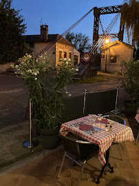 Atmosphère du Restaurant français RESTAURANT DU PONT à Castelfranc - n°4