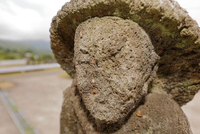 中間上 田の神