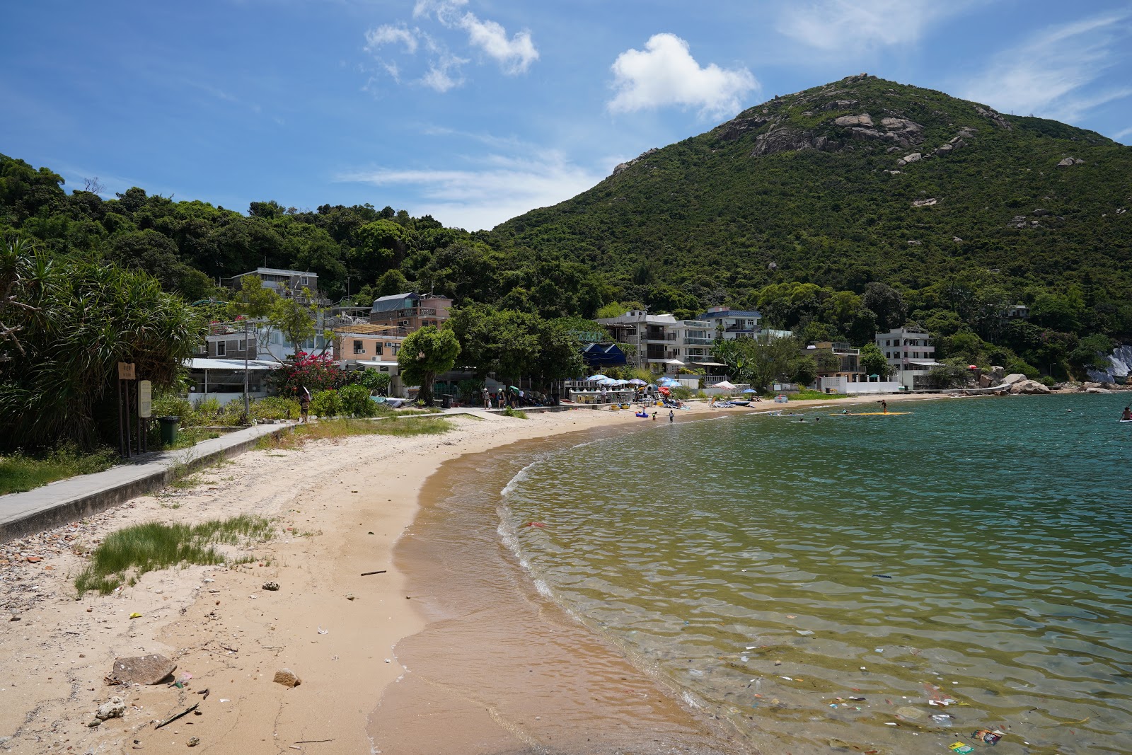 Foto di Sok Kwu Wan Beach con una superficie del sabbia beige