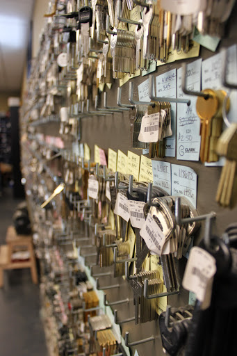 Locksmith «A-1 Mobile Lock & Key», reviews and photos, 1956 S Burlington Blvd, Burlington, WA 98233, USA