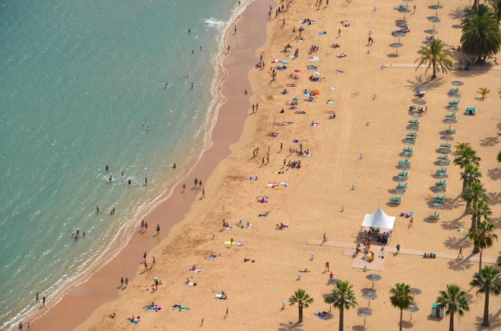 Zdjęcie Plaża De Las Teresitas - popularne miejsce wśród znawców relaksu