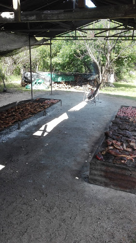 Opiniones de Parrillada De Domingo en Colonia - Tienda de ultramarinos