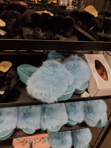 Clothing Store «Citi Trends», reviews and photos, 7504 W Broad St, Henrico, VA 23294, USA