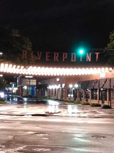 Shopping Mall «Riverpoint Center», reviews and photos, 1730 W Fullerton Ave, Chicago, IL 60614, USA