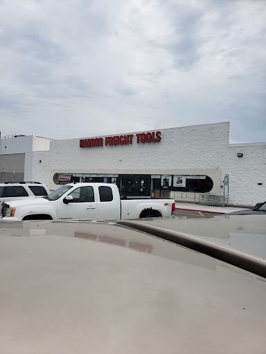 Hardware Store «Harbor Freight Tools», reviews and photos, 32706 John R Rd, Madison Heights, MI 48071, USA