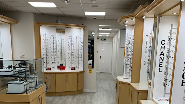 Comments and reviews of Batty and Dexter Opticians - Aintree