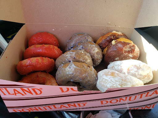 Donut Shop «Daylight Donuts», reviews and photos, 3560 E Court St, Iowa City, IA 52245, USA