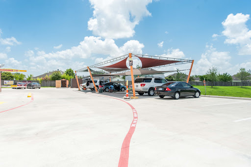 Apple Car Wash & Lube Center en Richmond