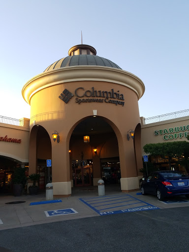 Columbia Sportswear Outlet Store at Cabazon Outlets, 48750 Seminole Dr, Cabazon, CA 92230, USA, 