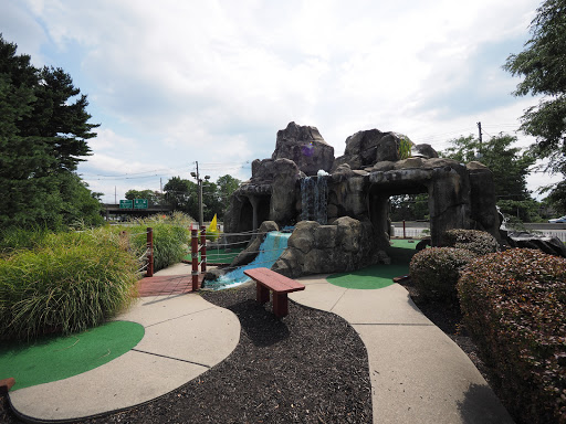 Golf Course «Fox Meadow Golf Center», reviews and photos, 2880 NJ-73, Maple Shade Township, NJ 08052, USA