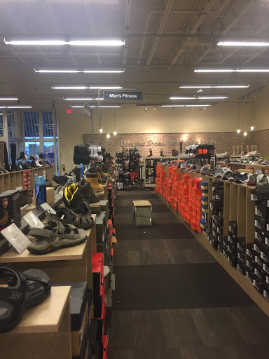 Shoe Store «DSW Designer Shoe Warehouse», reviews and photos, 720 Jefferson Rd, Rochester, NY 14623, USA