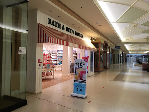 Shopping Mall «Chapel Hill Mall», reviews and photos, 2000 Brittain Rd, Akron, OH 44310, USA