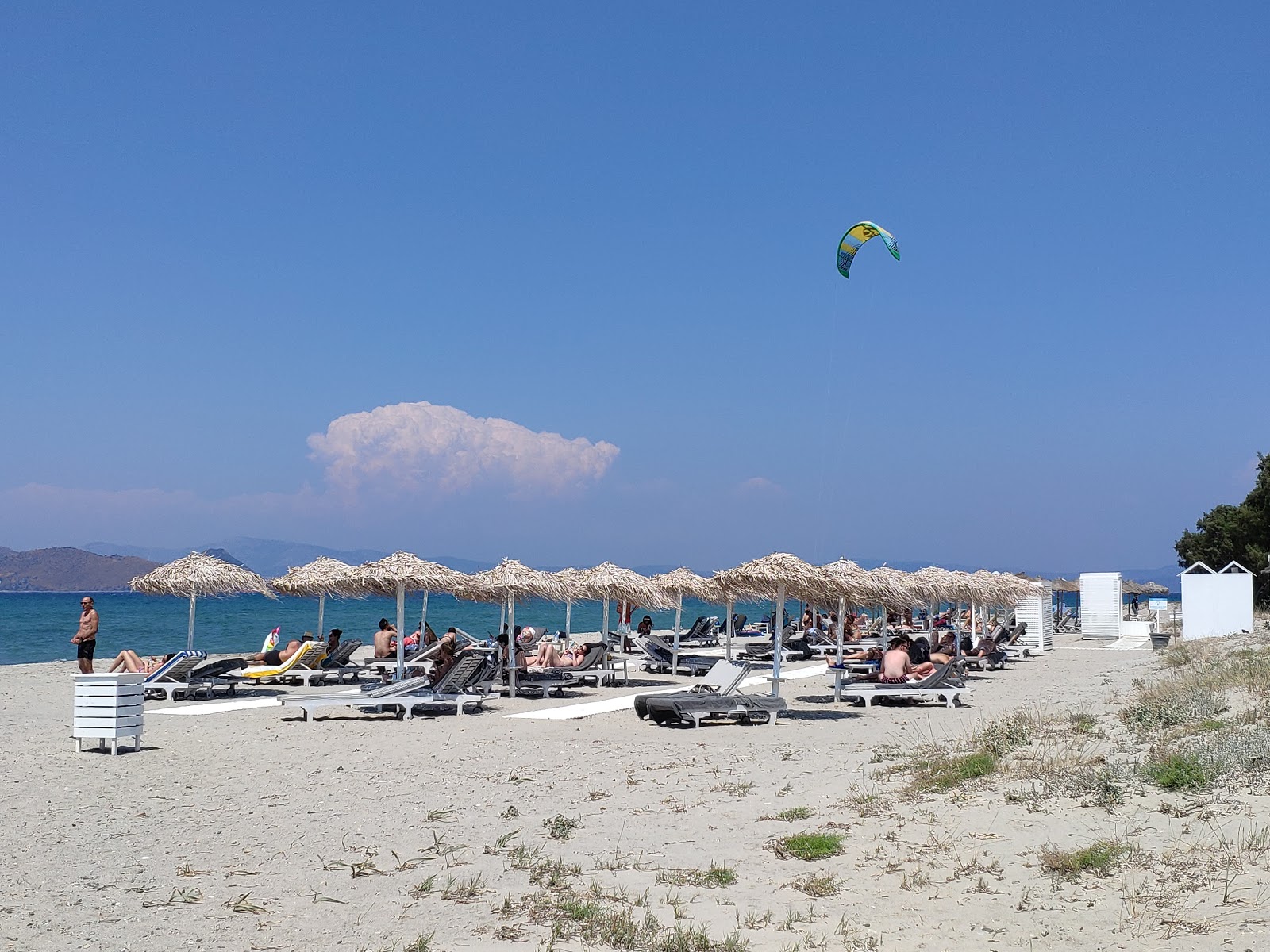 Aqua Blue beach'in fotoğrafı düz ve uzun ile birlikte