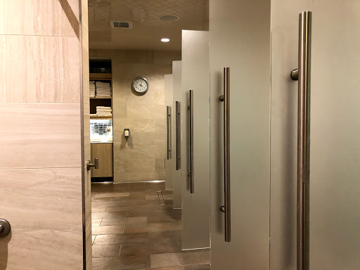 Gym «Equinox Woodland Hills», reviews and photos, 21530 Oxnard St, Woodland Hills, CA 91367, USA