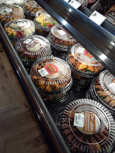 Grocery Store «Roberts Market & Liquor», reviews and photos, 3015 Woodside Rd, Redwood City, CA 94062, USA