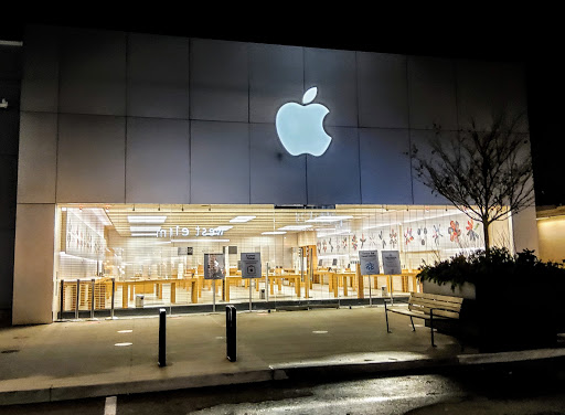 Computer Store «Apple Suburban Square», reviews and photos, 61 Saint James Pl, Ardmore, PA 19003, USA