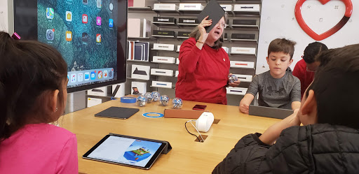 Computer Store «Apple Nanuet», reviews and photos, 8115 Fashion Dr, Nanuet, NY 10954, USA