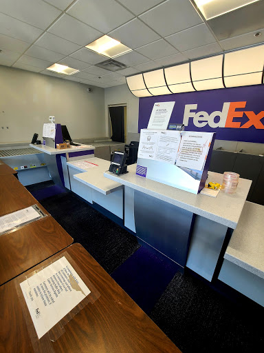 Shipping and Mailing Service «FedEx Ship Center», reviews and photos, 21 Thomas J Rhodes Industrial Dr, Hamilton Township, NJ 08619, USA