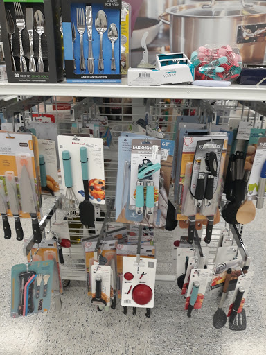 Clothing Store «Ross Dress for Less», reviews and photos, 484 Randall Rd, South Elgin, IL 60177, USA