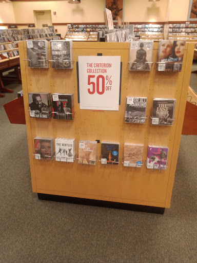 Book Store «Barnes & Noble Booksellers Valencia», reviews and photos, 23630 Valencia Blvd, Santa Clarita, CA 91355, USA