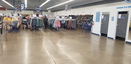 Thrift Store «7th & Bell Goodwill Retail Store & Donation Center», reviews and photos, 17037 N 7th Ave, Phoenix, AZ 85023, USA
