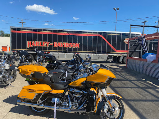 Harley-Davidson Dealer «Queen City Harley-Davidson», reviews and photos, 5960 Dixie Hwy, Fairfield, OH 45014, USA