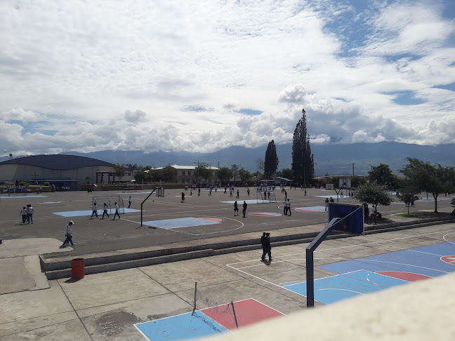 Opiniones de unidad educativa santo tomas apostol en Riobamba - Escuela