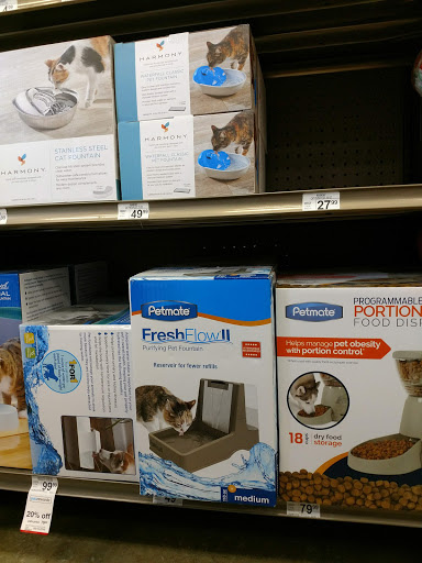Pet Supply Store «Unleashed by Petco», reviews and photos, 8412 Georgia Ave, Silver Spring, MD 20910, USA