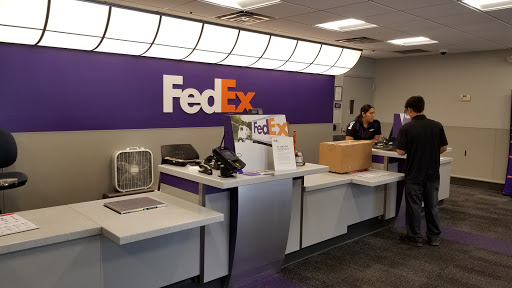 Shipping and Mailing Service «FedEx Ship Center», reviews and photos, 3736 Salisbury Rd, Jacksonville, FL 32216, USA