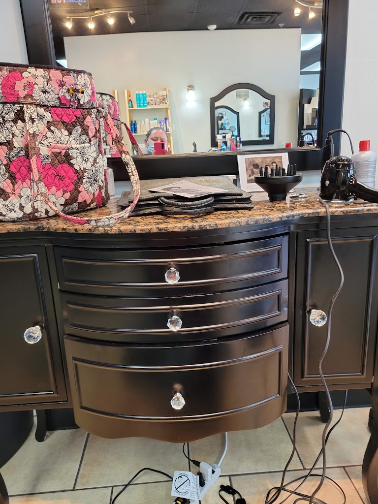 Hair-A-Holics 03051