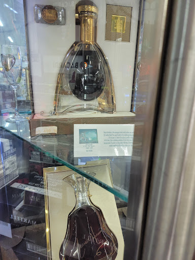 Liquor Store «Liquor Warehouse», reviews and photos, 2125 E Division St, Arlington, TX 76011, USA