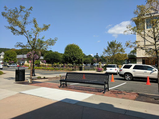 Shopping Mall «The Shoppes at Farmington Valley», reviews and photos, 110 Albany Turnpike, Canton, CT 06019, USA