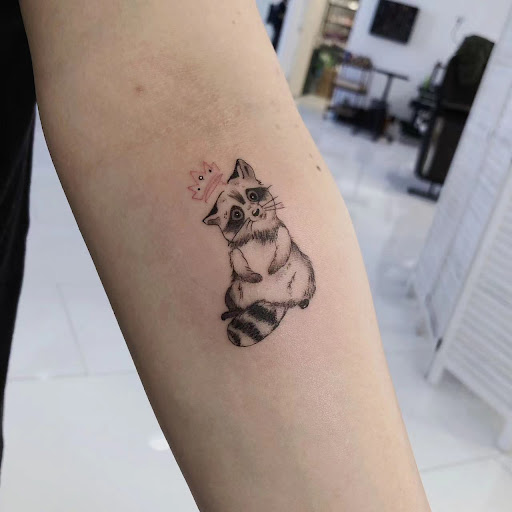 Find palm tattoo ideas for your next unique tattoo in Orange at Baron Art Tattoo