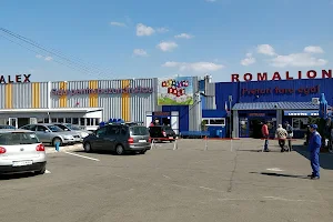 Complex Comercial Romalion Bacau image