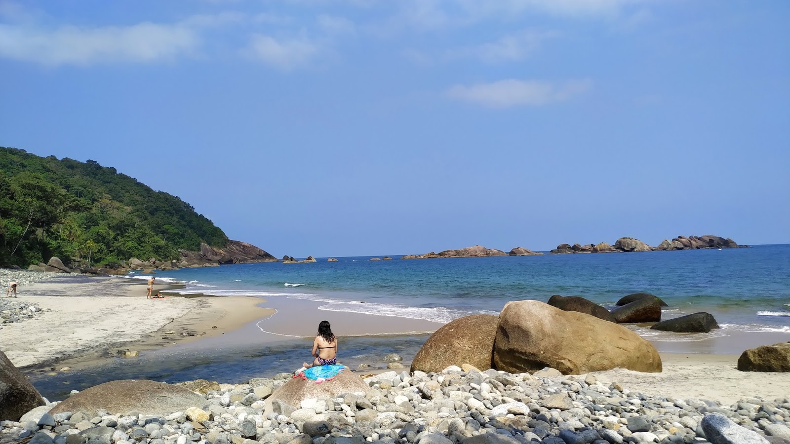 Foto di Praia das Enchovas con una superficie del sabbia beige