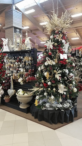 Garden Center «English Gardens», reviews and photos, 44850 Garfield Rd, Charter Twp of Clinton, MI 48038, USA