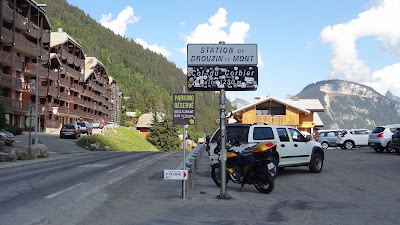 Parking du col du Corbier à Le Biot