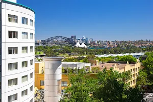 Holiday Inn Sydney - Potts Point, an IHG Hotel image