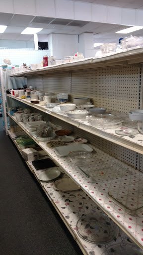 Thrift Store «Goodwill Retail Store», reviews and photos, 4714 Columbia Pike, Arlington, VA 22204, USA