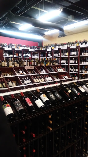 Wine Store «Temple Wine & Liquor», reviews and photos, 161 Temple St, New Haven, CT 06510, USA