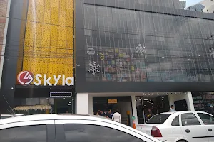 Centro comercial Skyla image