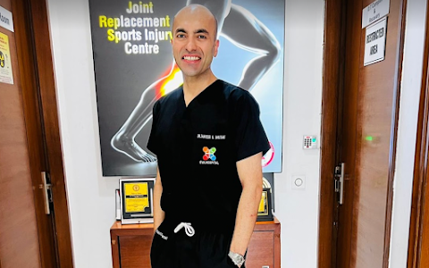 Dr. Tanveer Bhutani | Robotics Knee Replacement treatment & Hip Replacement in Ludhiana, Punjab | Arthroscopy Specialist image