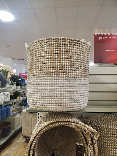 Department Store «HomeGoods», reviews and photos, 1945 W Lumsden Rd, Brandon, FL 33511, USA