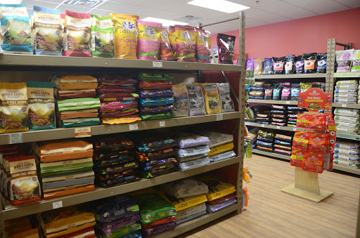 Pet Supply Store «Leash on Life, Pet Supplies», reviews and photos, 650 Pacha Pkwy #5, North Liberty, IA 52317, USA